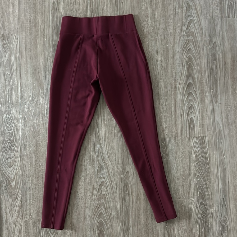 Dark red leggings